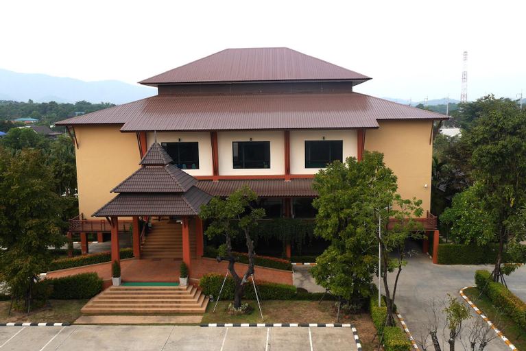 Exterior & Views 25