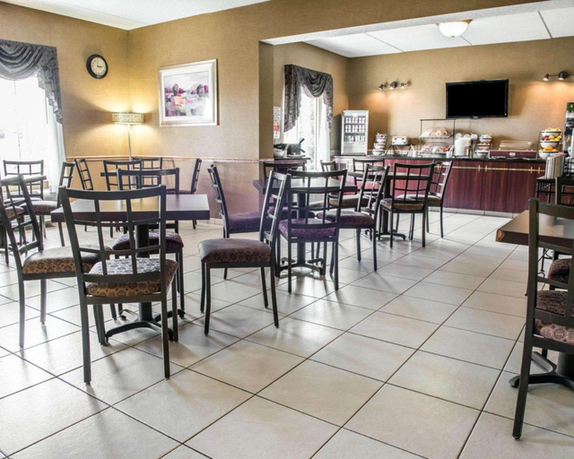 Food & Drinks 5, Wingate by Wyndham Grove City, Mercer