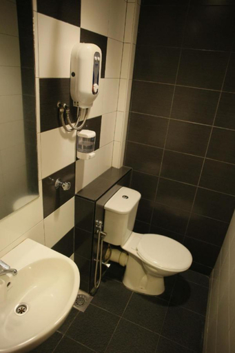 Bathroom 4, N K Hotel, Muar