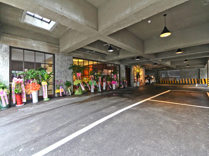 Others 4, Comma Hotel, Busanjin