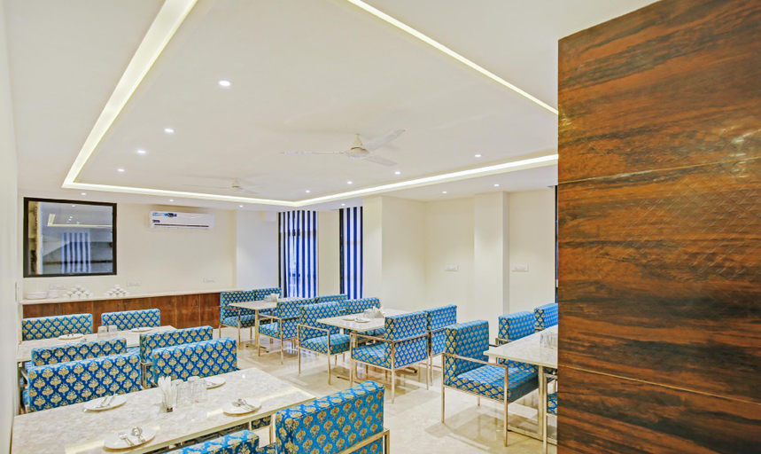 Food & Drinks 4, Treebo Trend Emblem Suites, Delhi