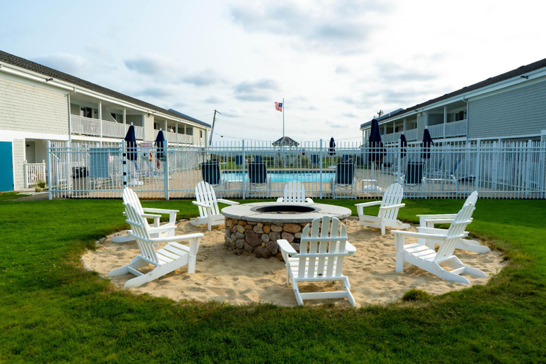 Food & Drinks 5, InnSeason Resorts Surfside, Barnstable