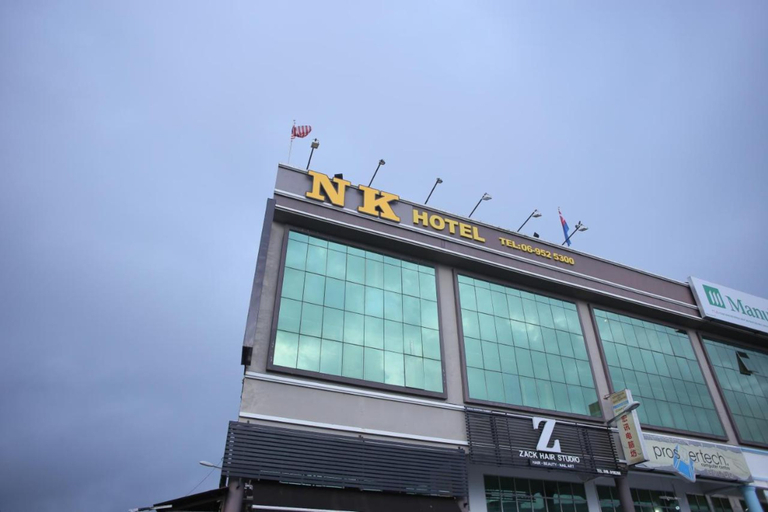 Exterior & Views