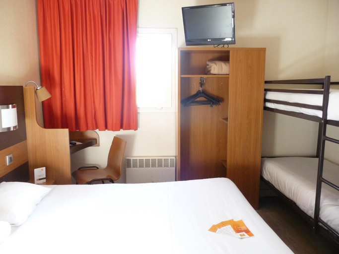 Bedroom 2, Hotel F1 Maurepas, Yvelines