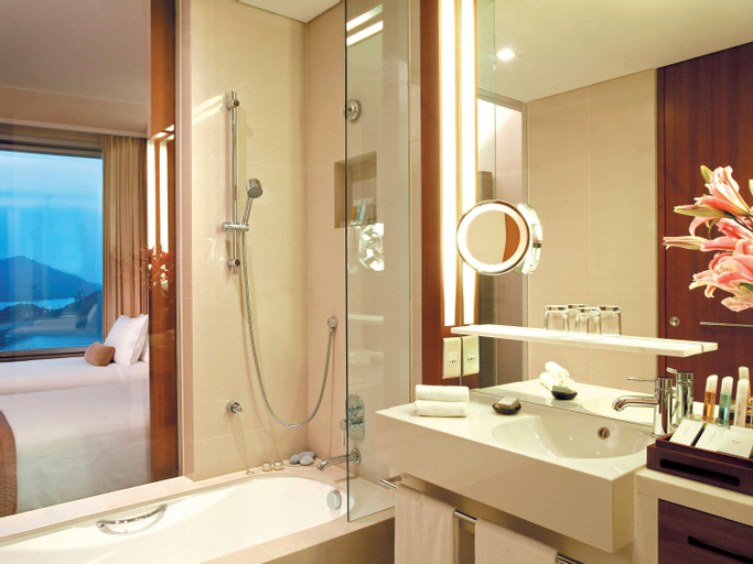 Bathroom 27