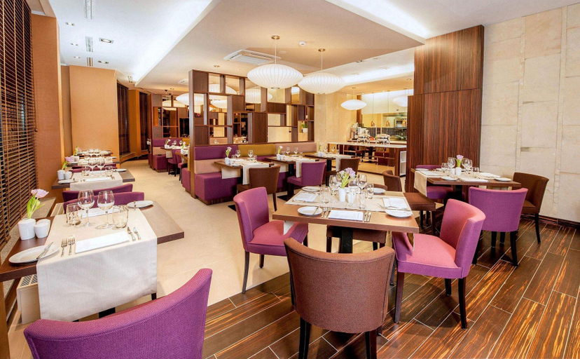 Food & Drinks 2, Hotel DeSilva Premium, Ople