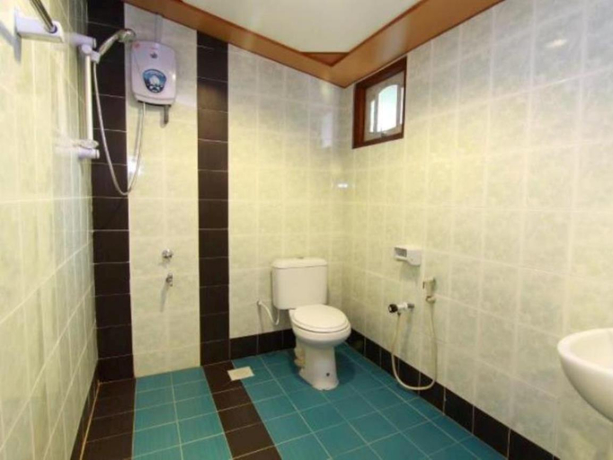 Bathroom 4, Bukit Keluang Beach Resort, Besut