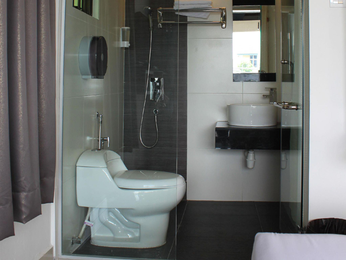 Bathroom 5, Time Hotel Kuchai Lama, Kuala Lumpur