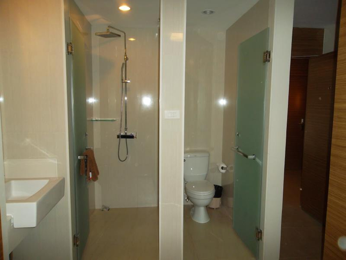 Bathroom 4, Honey Lodge, Pattaya