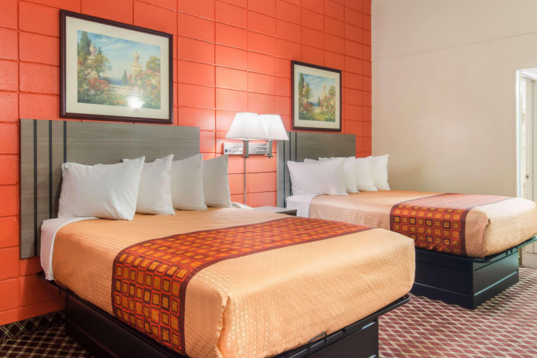Bedroom 3, Rodeway Inn Nashville, Howard