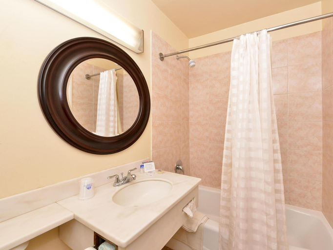 Bathroom 5, Americas Best Value Inn Austinburg, Ashtabula