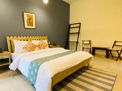 Soul Tree Villa 111 Luxurious 4BHK with huge lawn, gazebos & treehouse, Pune