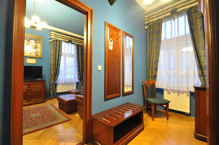 Others 4, Grand Hotel Prague, Jičín