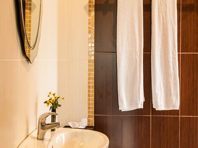 Bathroom 3, Chaipura Resort, Koh Chang