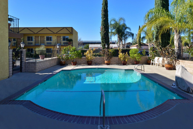 Sport & Beauty 5, Americas Best Value Inn & Suites Fontana, San Bernardino