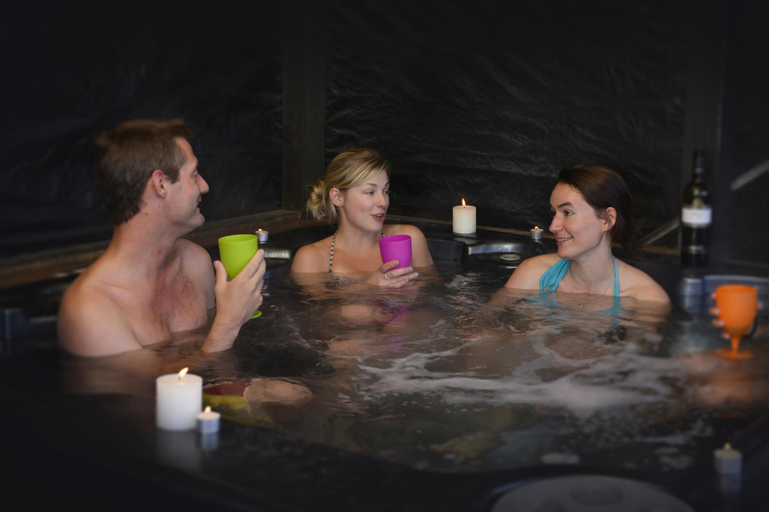 Sport & Beauty, Tombstone Motel, Lodge & Backpacker, Marlborough