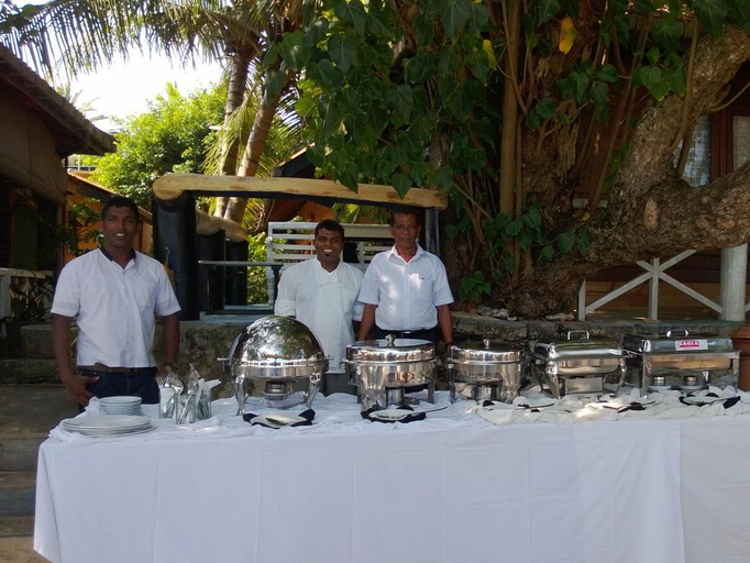 Food & Drinks 2, Full Moon Resort, Habaraduwa
