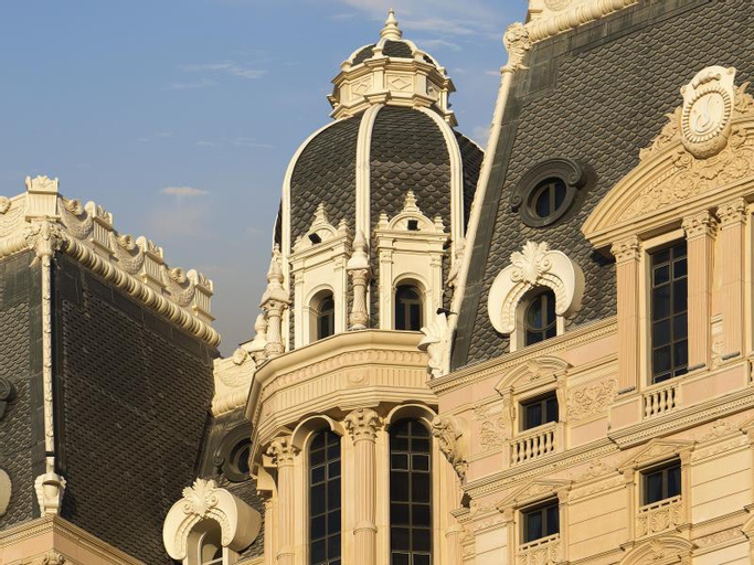 Exterior & Views 16