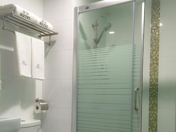 Bathroom 4, Metro Winner Hotel, Kowloon