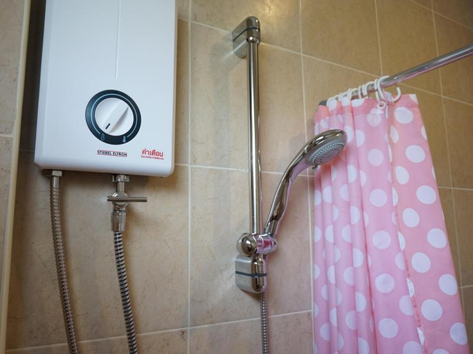 Bathroom 2, Suksopha Resort, Muang Prachuap Khiri Khan