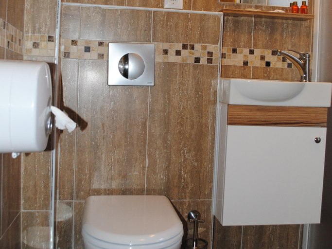 Bathroom 4, Hotel Buhara Family Inn, Fatih