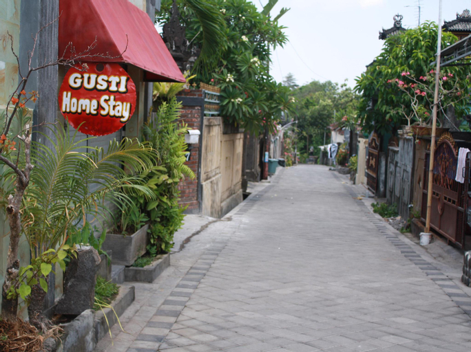 Exterior & Views 2, Gusti Homestay Bali, Badung