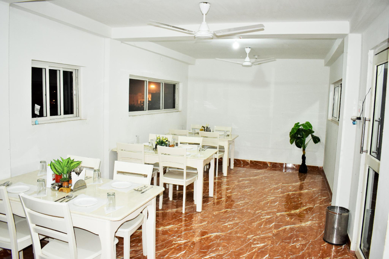 Food & Drinks 4, Hotel Sakura House, Gaya