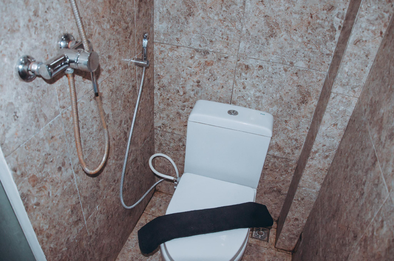 Bathroom 5, DS CoLive Peterongan, Semarang