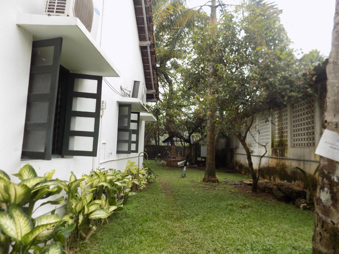 Others 4, Elphinstone Residency, Ernakulam