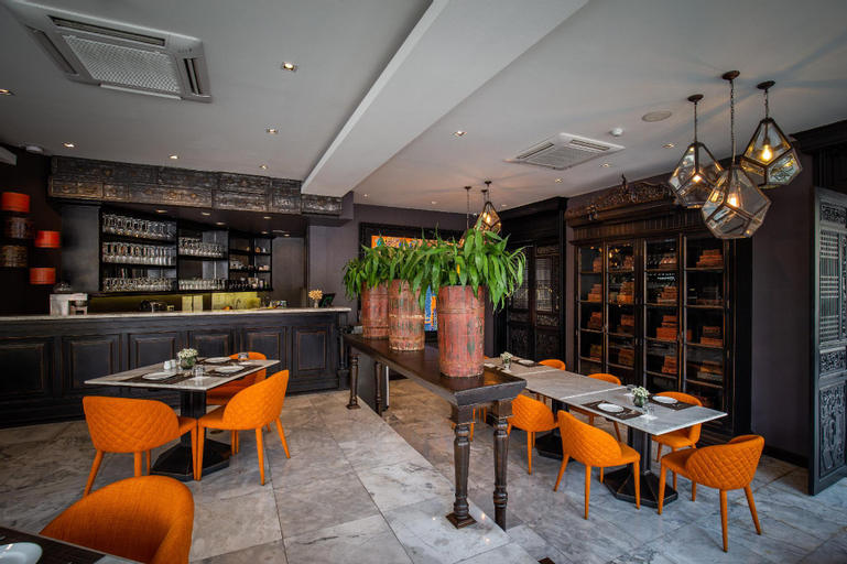 Food & Drinks 12
