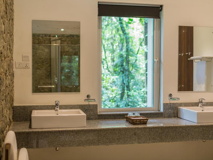 Bathroom 4, Palmstone Retreat, Yatiyanthota