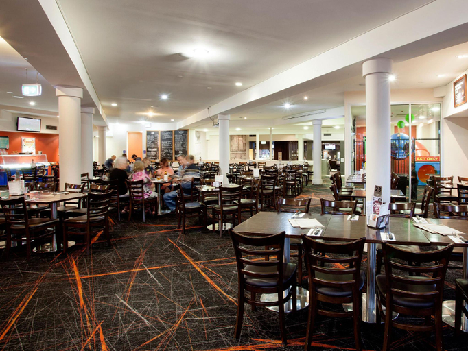 Food & Drinks 2, Vale Hotel Aitkenvale, Aitkenvale