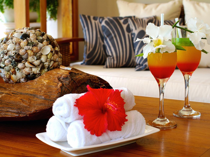 Food & Drinks, Les Villas D'Or