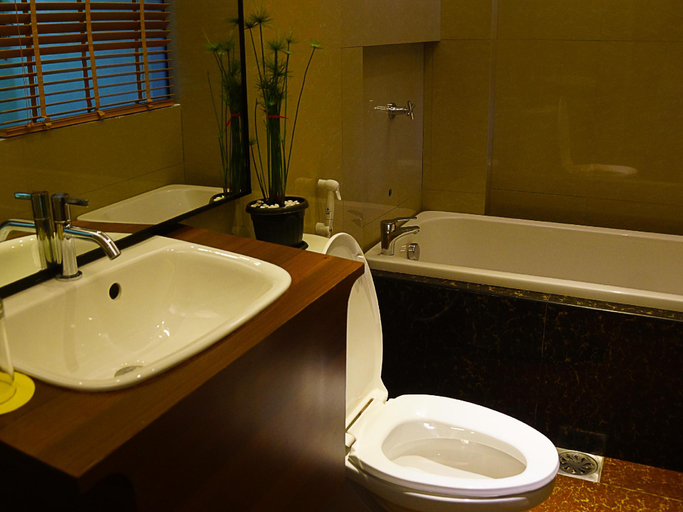 Bathroom, Zanrock Micro Hotel, General Santos City