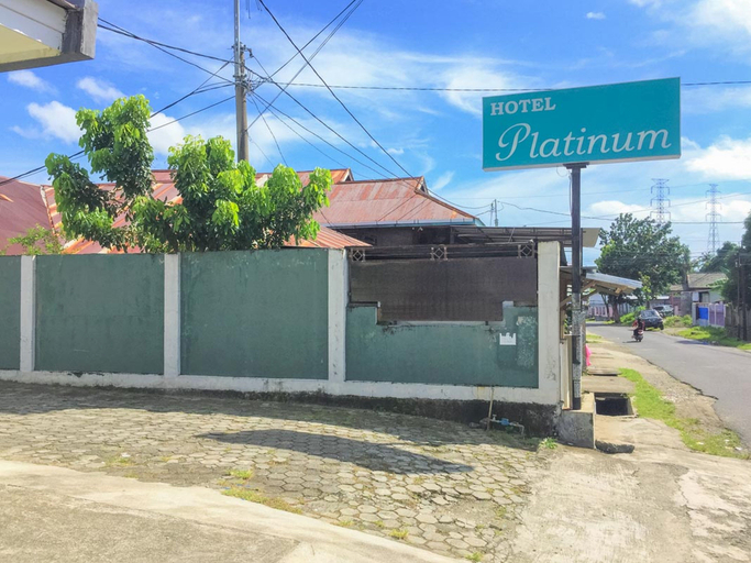 Exterior & Views 2, Urbanview Hotel Platinum Parepare, Parepare