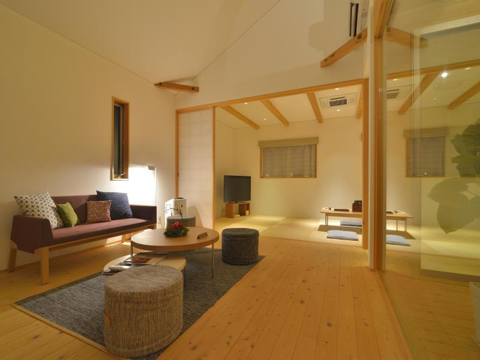 Others 4, Aqua Ignis Ryokan, Komono