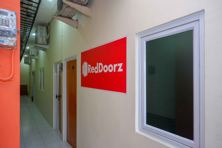 Public Area 5, RedDoorz @ Kawasan Industri Candi Semarang, Semarang