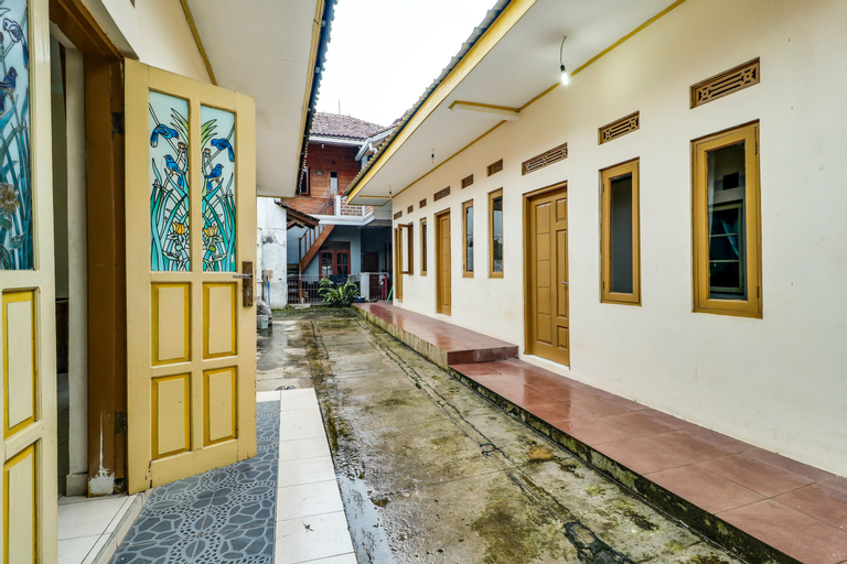 Public Area 3, OYO 90892 My Guest House Syariah, Bandung