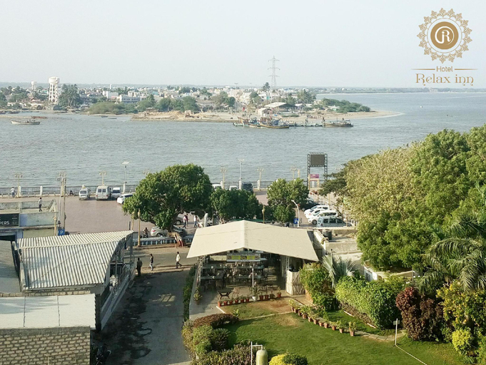 Exterior & Views 8