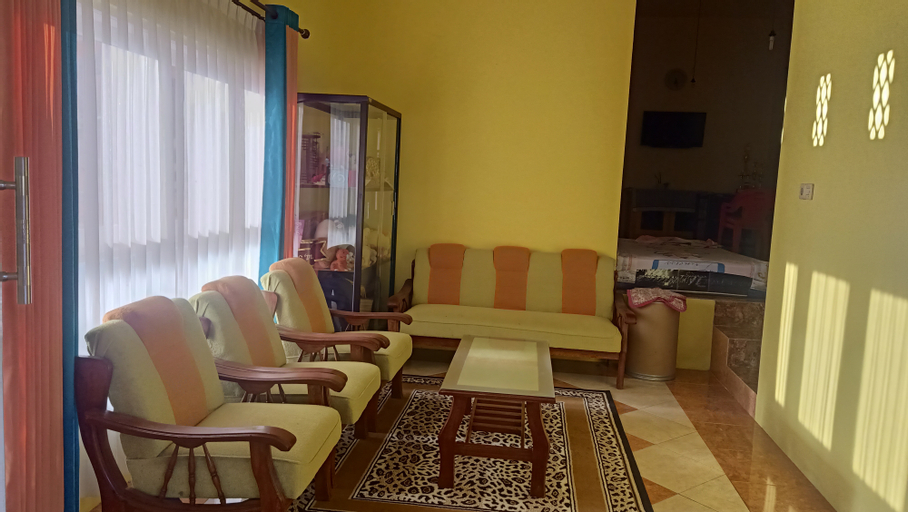 Business Facilities, Homestay Sinar Bulan, Malang