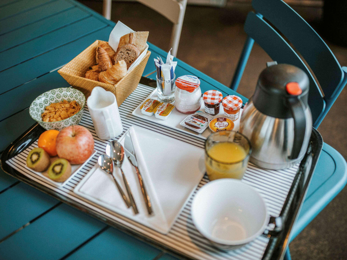Food & Drinks 5, B&B HOTEL Lyon Nord, Rhône