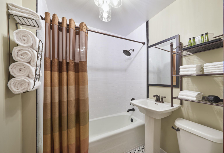 Bathroom 4, Hotel Apache, Clark