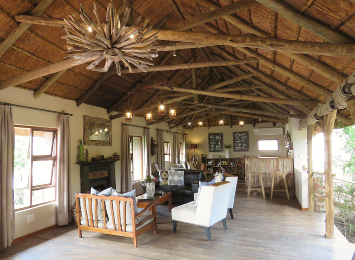 Food & Drinks 5, Woodbury Tented Camp, Cacadu