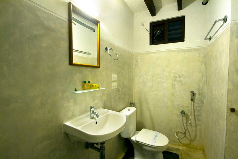 Bathroom 2, Esparan Heritage, Puducherry