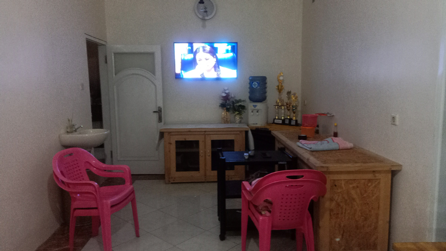 Dining Room 5, Homestay Sinar Bulan, Malang