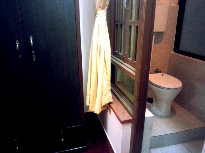 Bathroom 4, Swastik Guest House, Bagmati