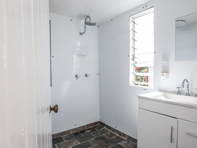 Bathroom 3, Ryans Rest Boutique Accommodation, Cairns