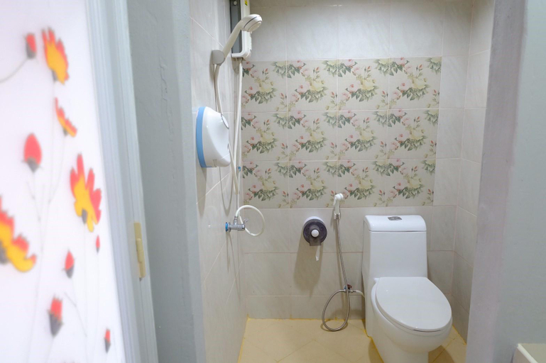 Bathroom 4, Winhouse Hotel, Muang Nan