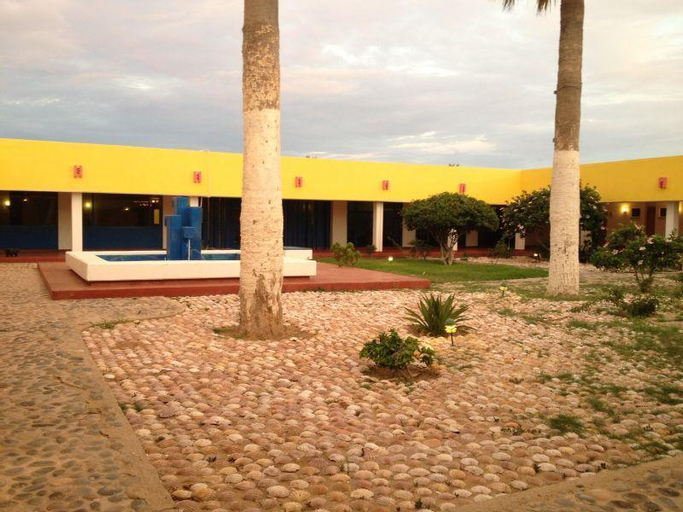 The Halfway Inn, Ensenada