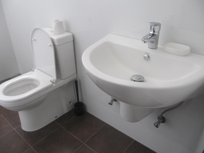 Bathroom 4, Angel Inn, Negombo